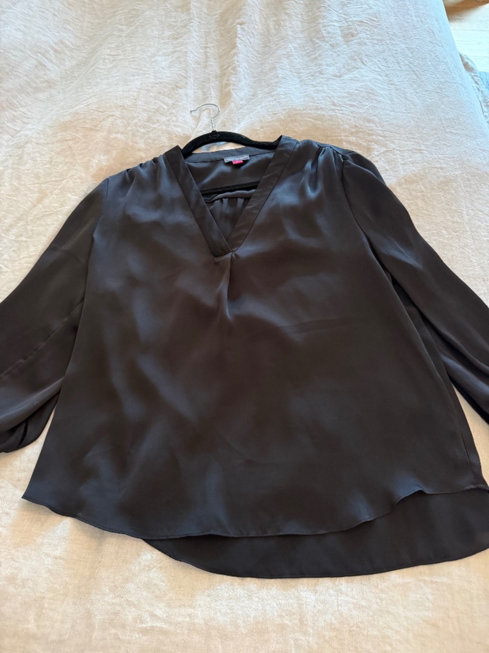Vince Camuto Black Satin V-Neck Blouse Puff Sleeve Size L